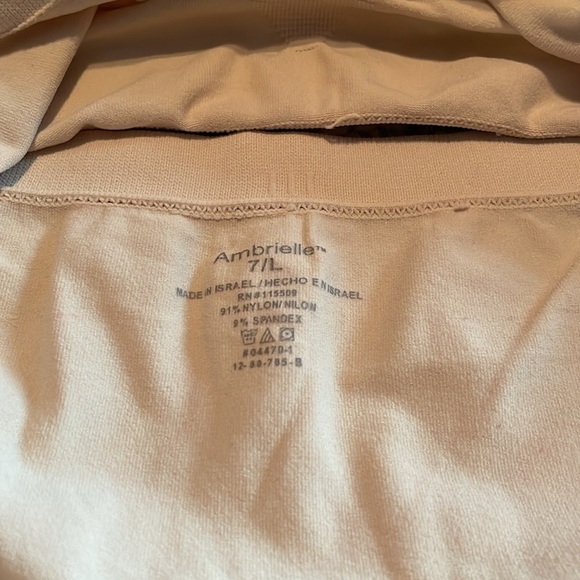 Ambrielle Beige Bandeau Bralette Size 7/L - Picture 5 of 6